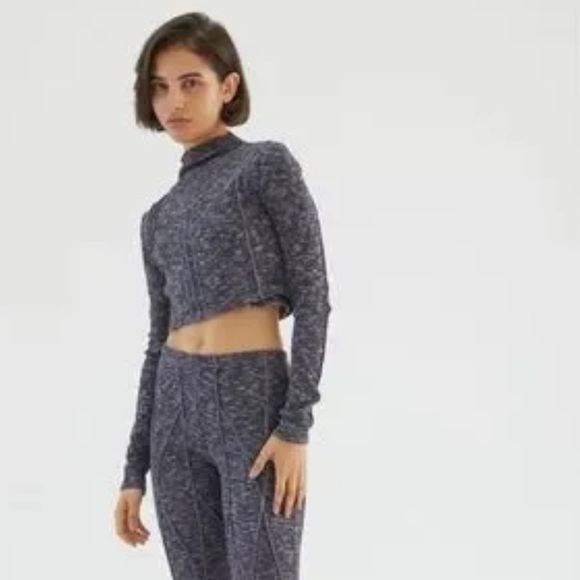 URBAN OUTFITTERS | OUT FROM UNDER | Tripp Mock Neck Crop Top - Picture 6 of 6